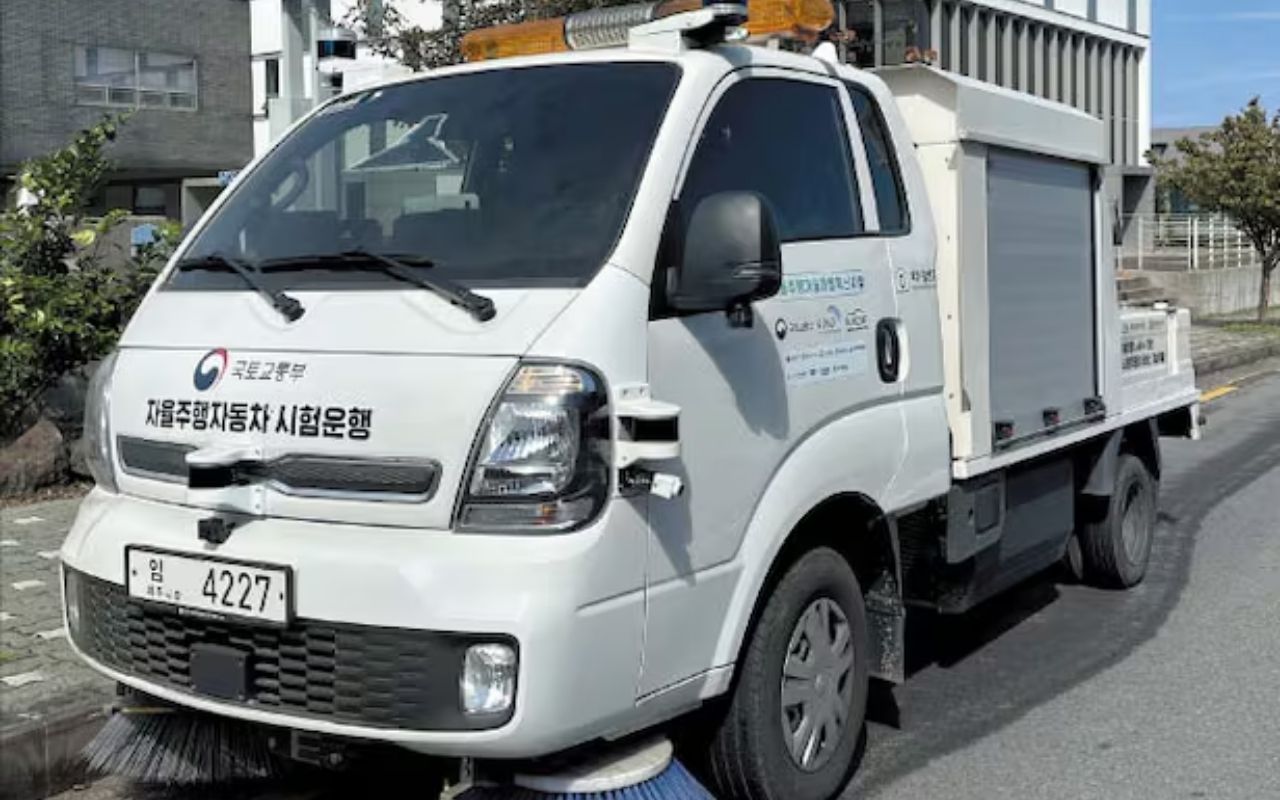 Jeju Island Deploys Nation's First Self-Driving Cleaning Vehicle